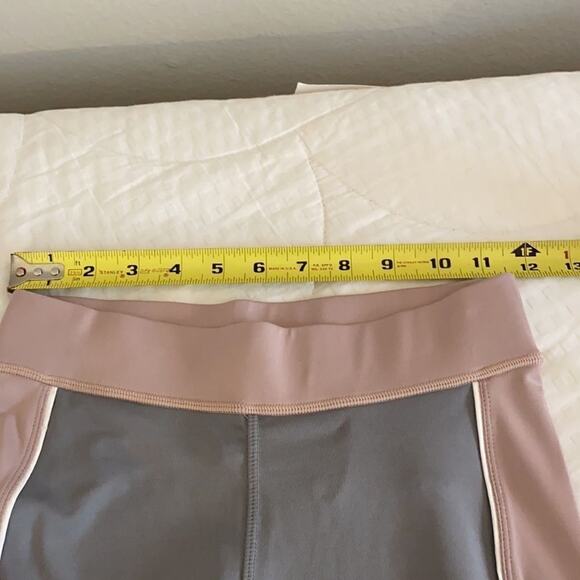 NWT Minkpink pale pink and gray crop leggings XS - Picture 8 of 12